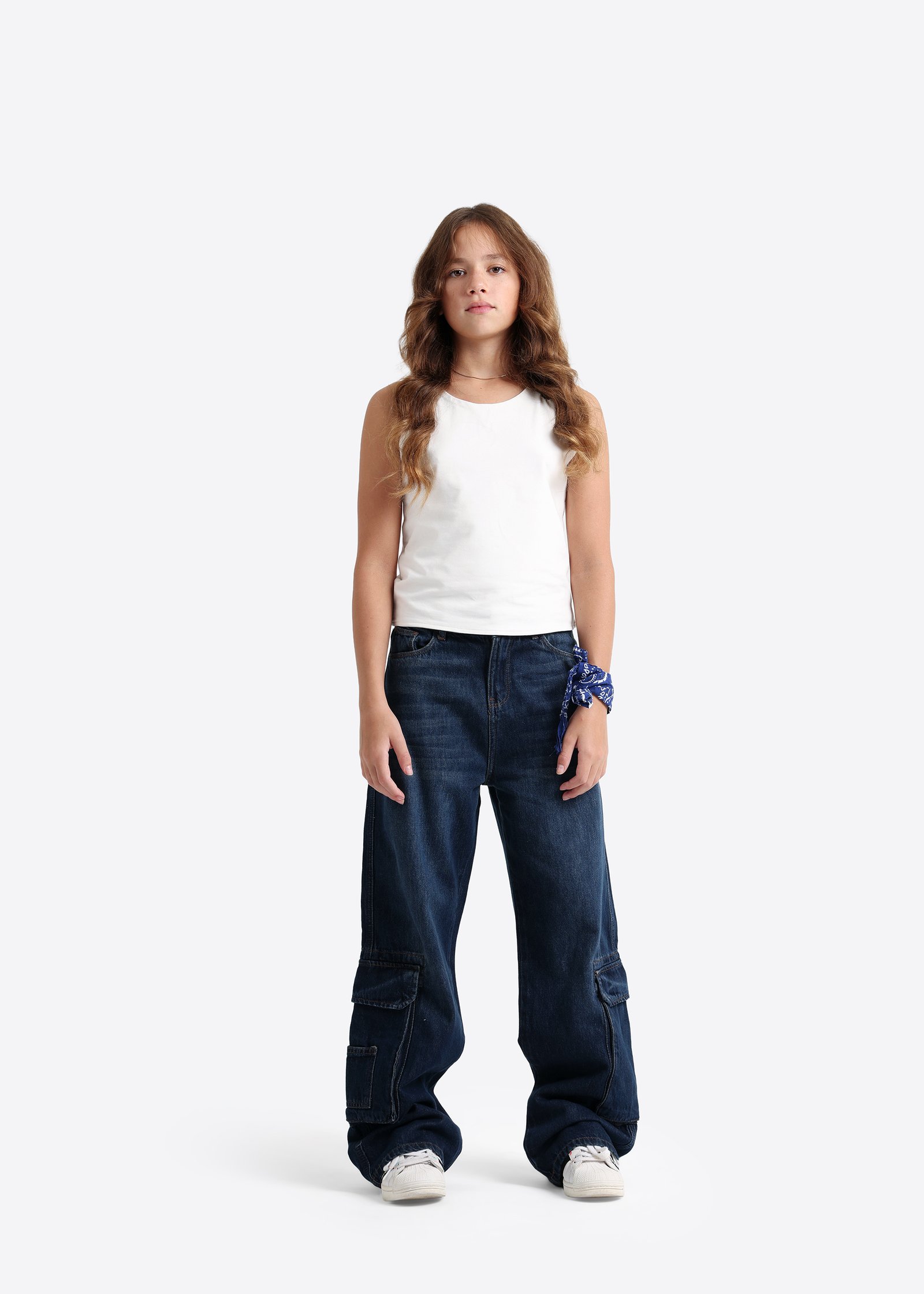 Dunkelblaue Cargo-Jeans für Teenager